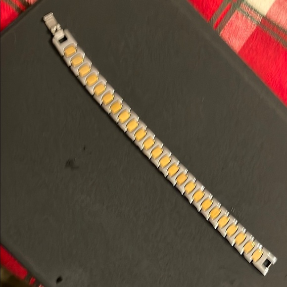 Bracelet Stainless Steel and Gold Tone, excellent condition. See the photos. - Picture 1 of 11